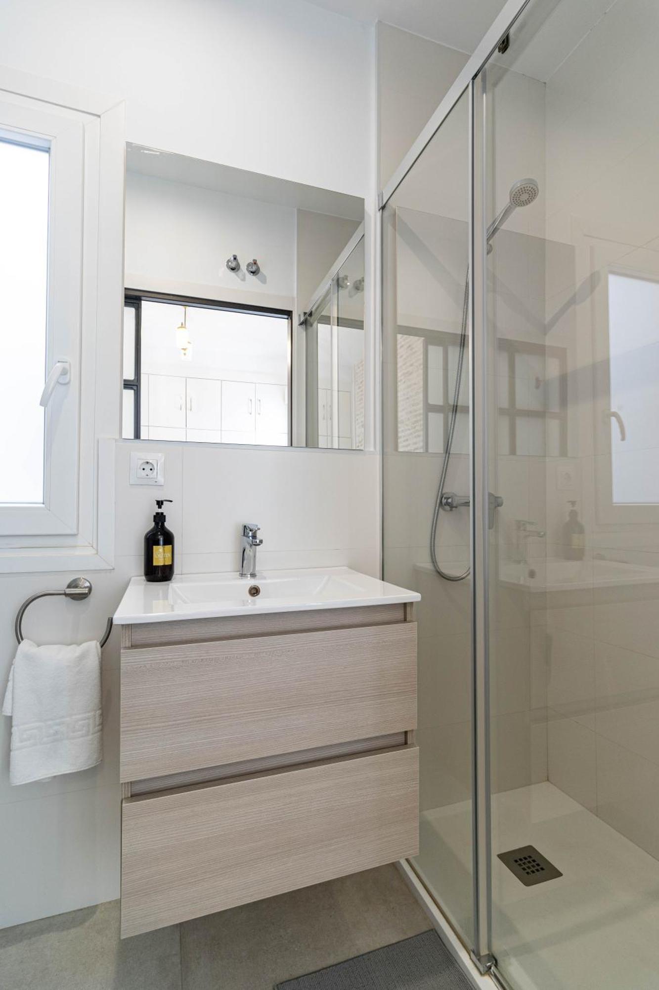 Sepulveda, Moderno Apartamento By Outin * Sevilla
